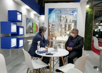 Petrochemical Research and Technology Company CEO Dr. Daftari visits Arman Sanat Pouyesh Kimiya Company booth- The 15th International Exhibition of Iran Plast on 7-10 February 2022 