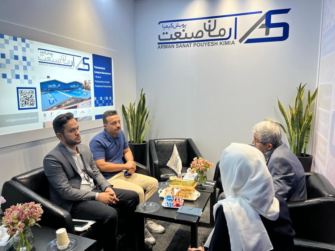 The presence of the heads of the process department and the head of the Miandoab Petrochemical Complex at the Arman Sanat Pouyesh Kimia Company, booth at the 19th Iran Plast Exhibition